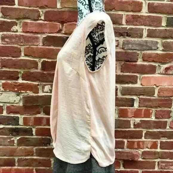 H&M Blush Semi Shear Light Weight Crew Neck Cap Sleeve Sleeveless Top Size M - Picture 5 of 8